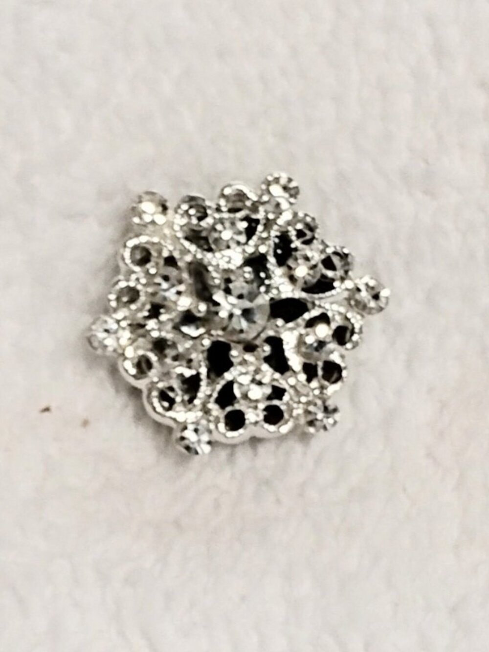 Vintage‑Style 1" / 20mm Mini Rhinestone Brooch Fridge Decor MAGNET - Clear
